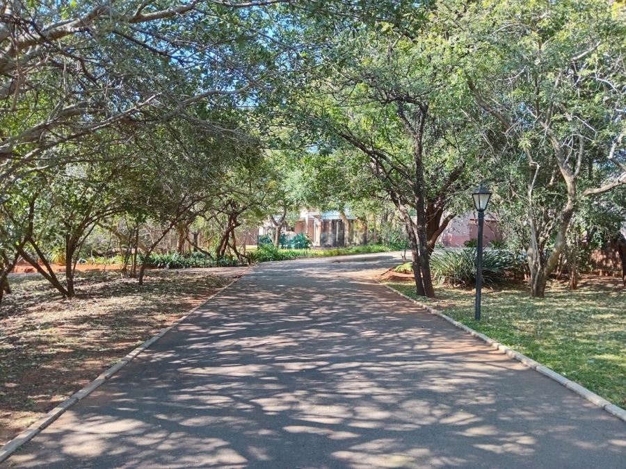 6 Bedroom Property for Sale in Hartbeesfontein North West